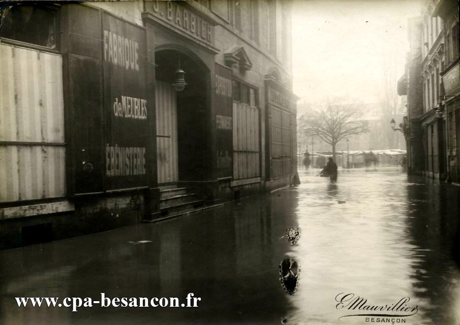 BESANÇON - Inondations de janvier 1910 - Rue des Granges et place du Marché